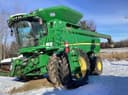 John Deere S690 Image