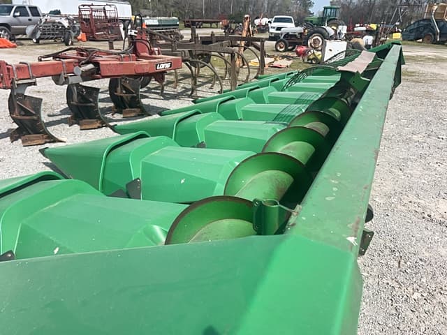 Image of John Deere 844 equipment image 2