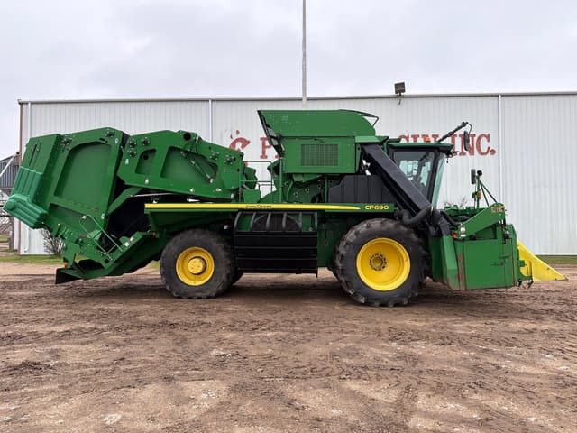 Image of John Deere CP690 equipment image 1