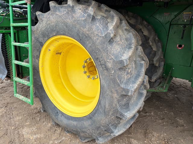 Image of John Deere CP690 equipment image 4