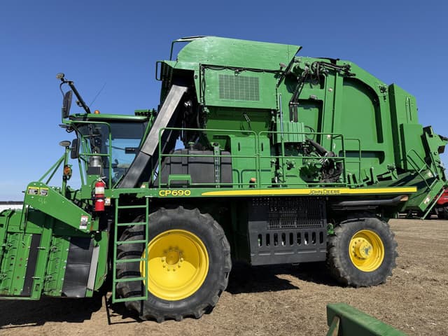 Image of John Deere CP690 equipment image 1
