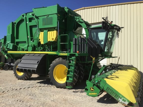 2018 John Deere CS690 Equipment Image0