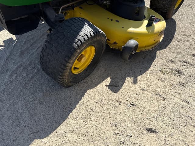 Image of John Deere D110 equipment image 1