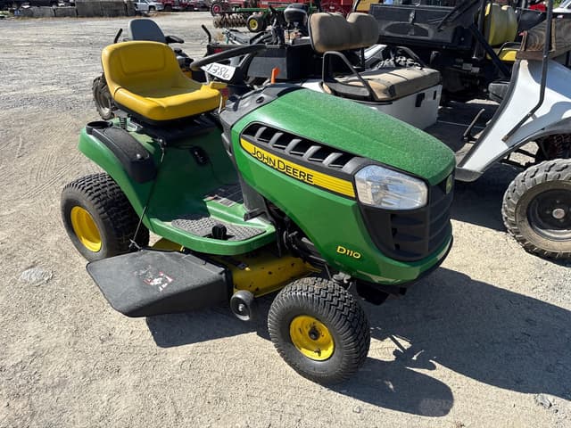 Image of John Deere D110 equipment image 2