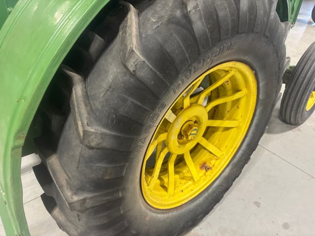 Image of John Deere D equipment image 4