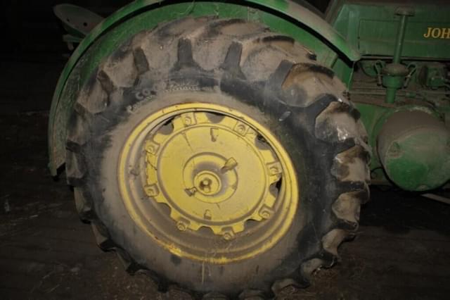 Image of John Deere D equipment image 2