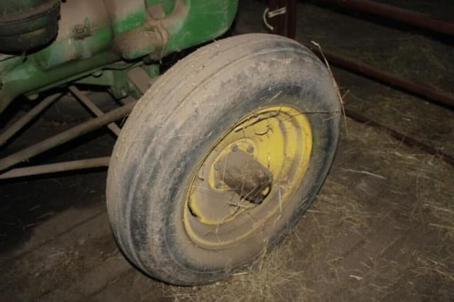 Image of John Deere D equipment image 4