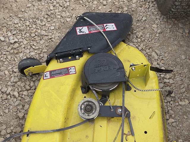 Image of John Deere D110 equipment image 3