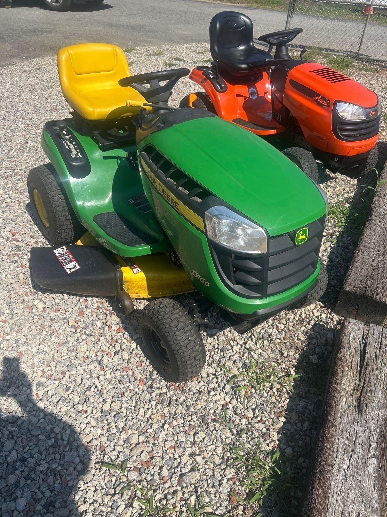 John Deere D100 Equipment Image0