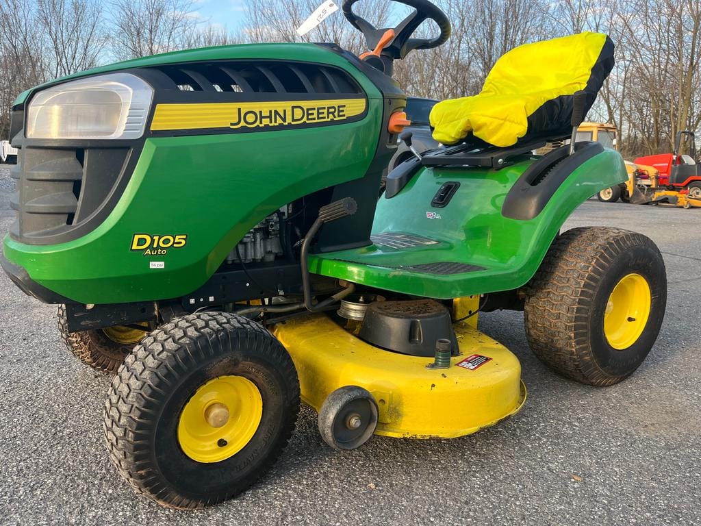 Main image John Deere D105