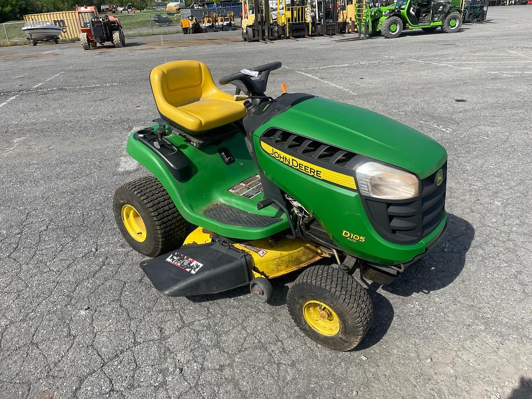 Image of John Deere D105 Primary image