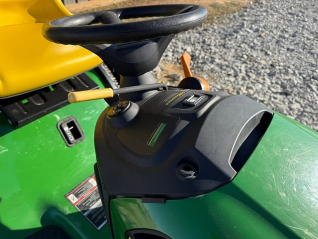 Image of John Deere D105 equipment image 2