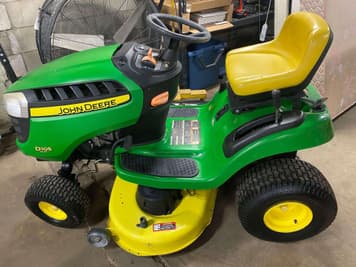 Main image John Deere D105