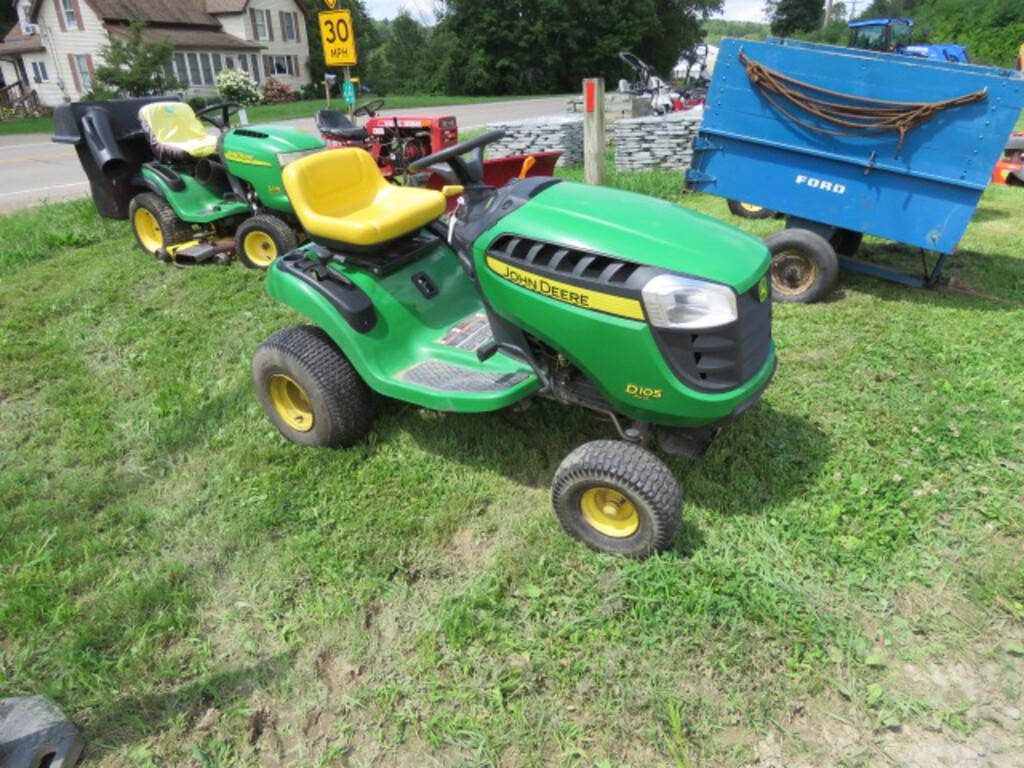 Main image John Deere D105