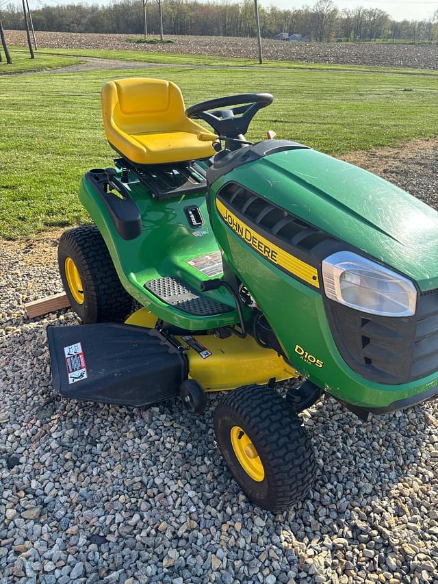Image of John Deere D105 equipment image 2