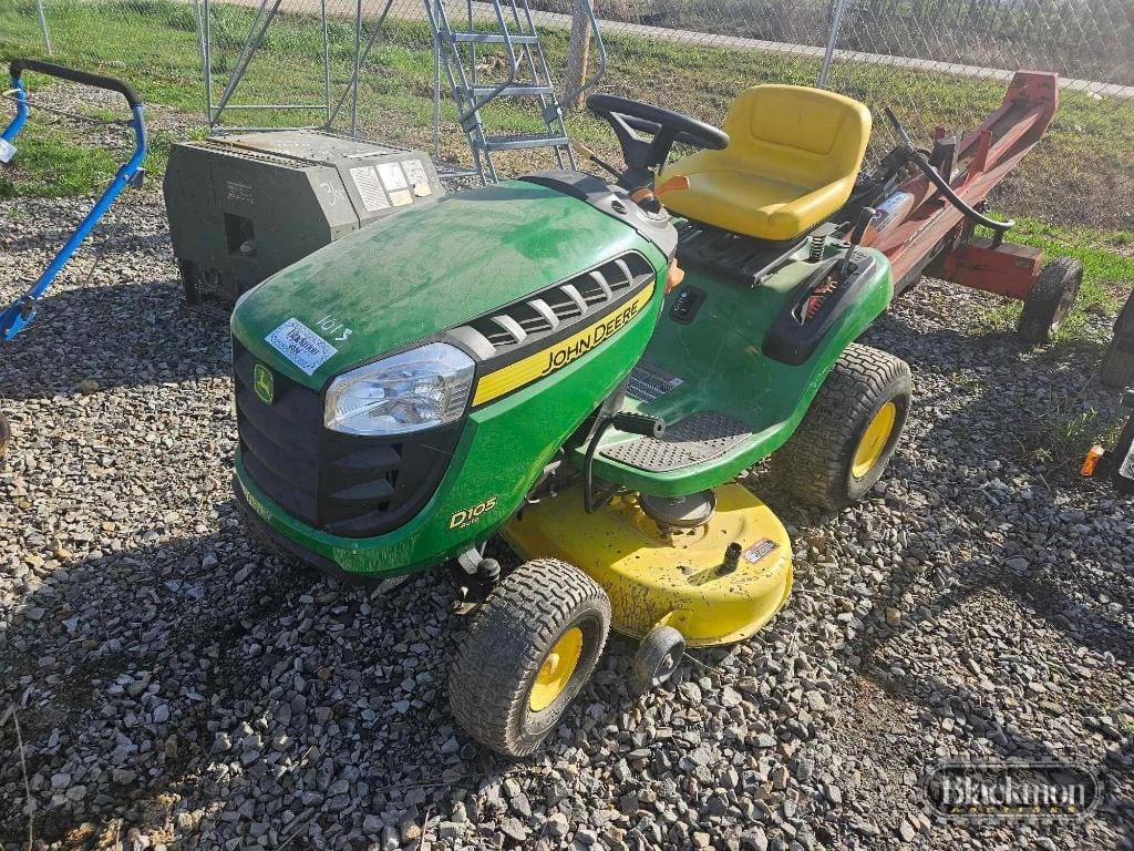 John Deere D105 Equipment Image0