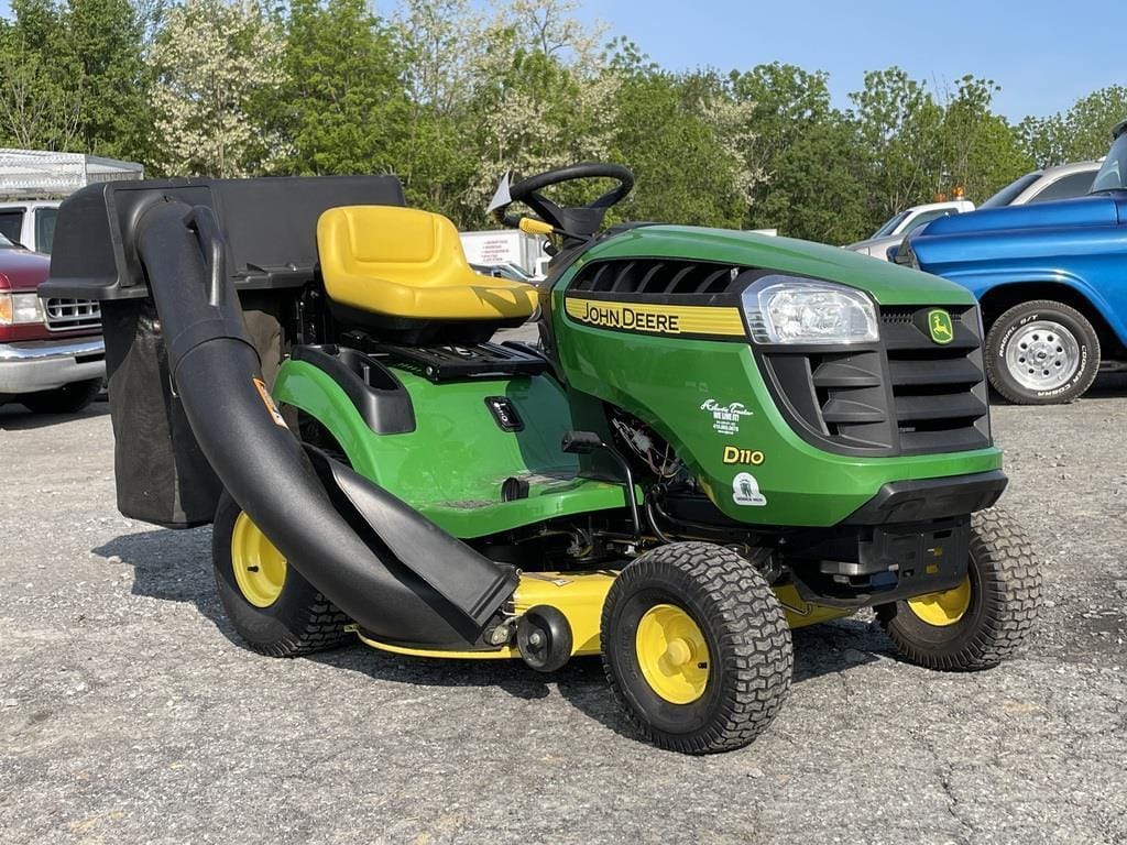 Main image John Deere D110