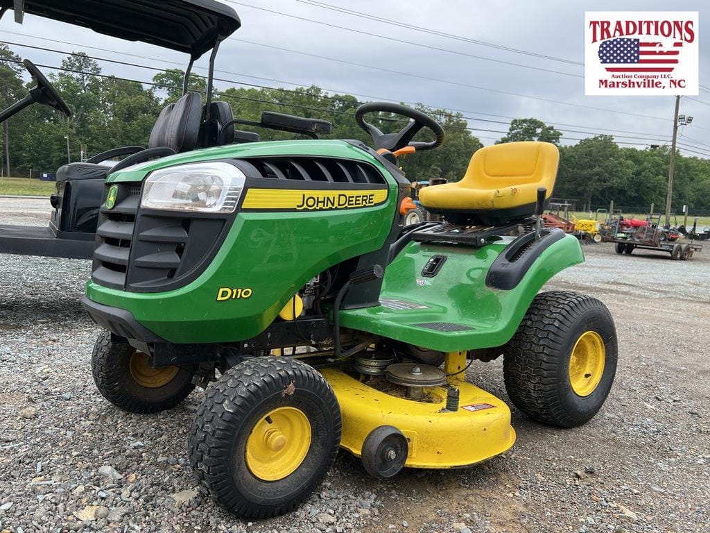 Main image John Deere D110