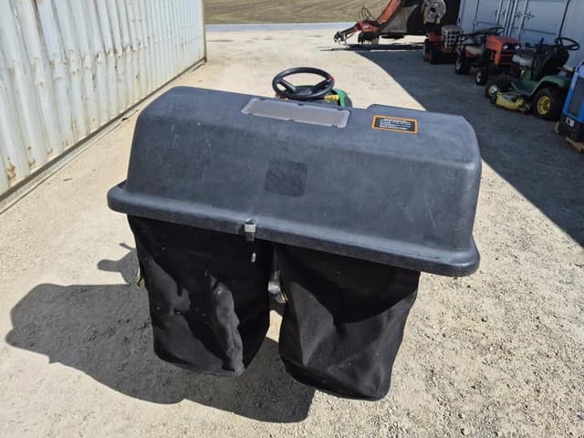 Image of John Deere D110 equipment image 4