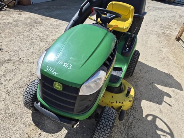 Image of John Deere D110 equipment image 3