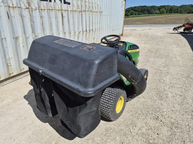 Image of John Deere D110 equipment image 2