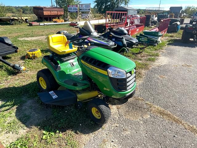 Image of John Deere D110 equipment image 2