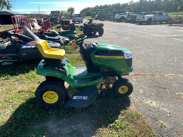 Image of John Deere D110 equipment image 3