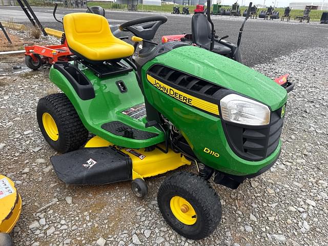 Image of John Deere D110 equipment image 1