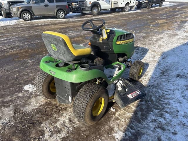 Image of John Deere D110 equipment image 3