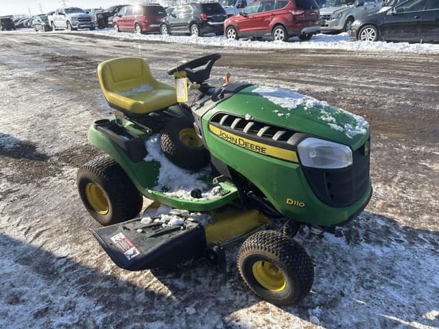 Image of John Deere D110 equipment image 4