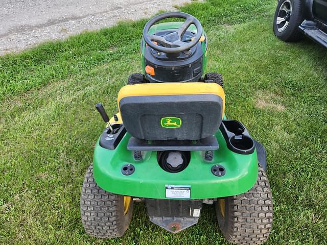 Image of John Deere D110 equipment image 4