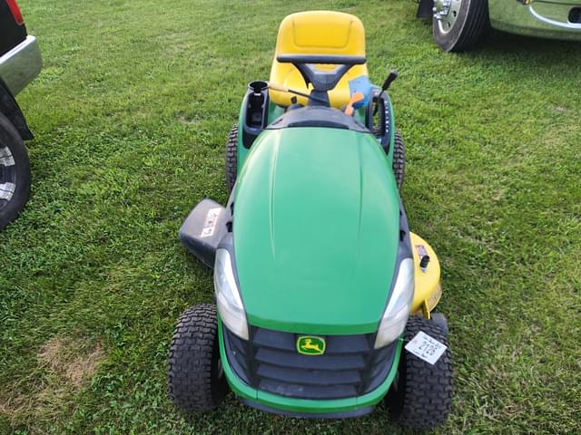 Image of John Deere D110 equipment image 2