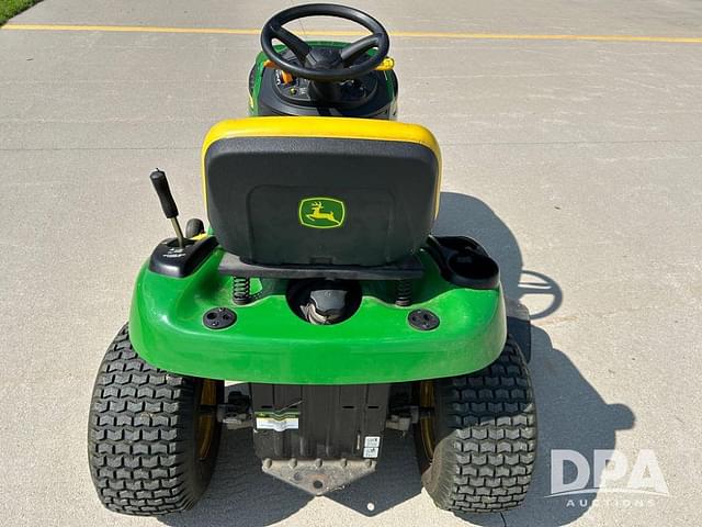 Image of John Deere D110 equipment image 4