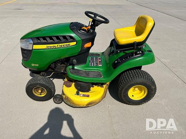 Image of John Deere D110 equipment image 2