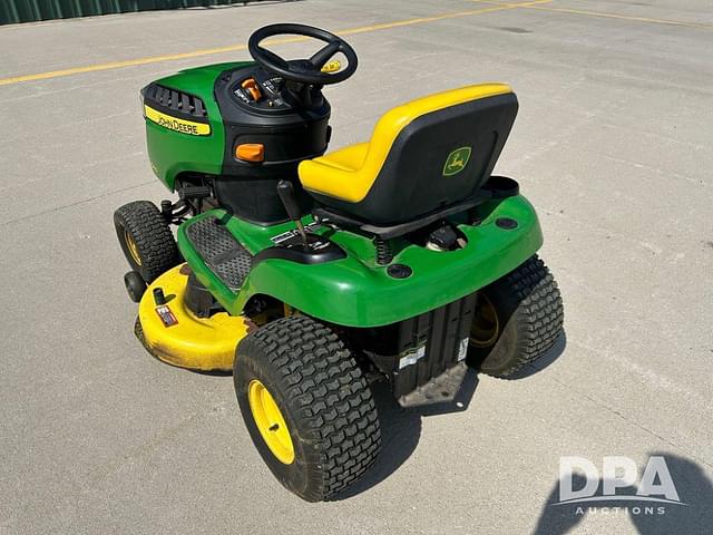 Image of John Deere D110 equipment image 3