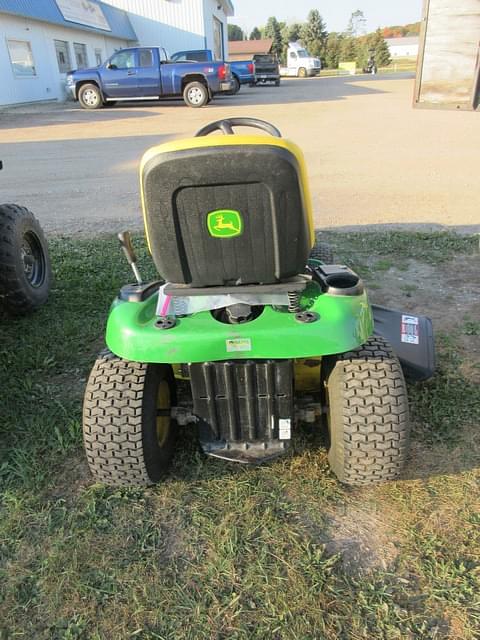 Image of John Deere D125 equipment image 3