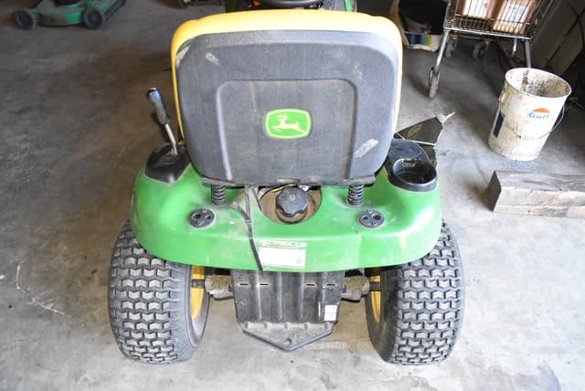 Image of John Deere D125 equipment image 1