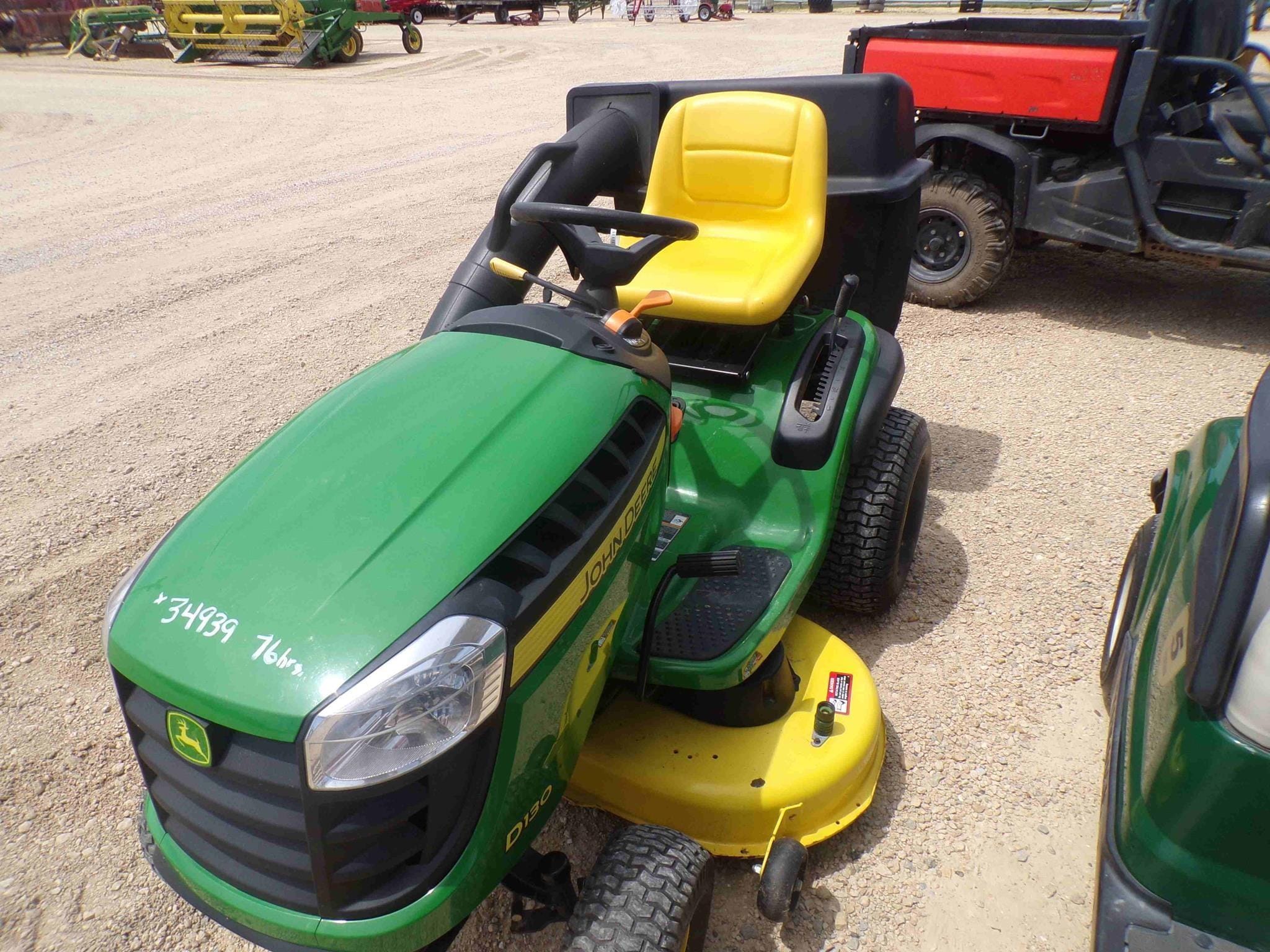 John Deere D130 Equipment Image0