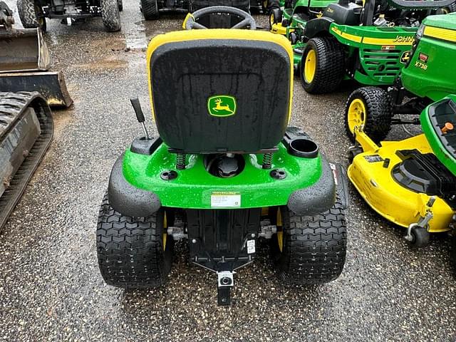 Image of John Deere D130 equipment image 4