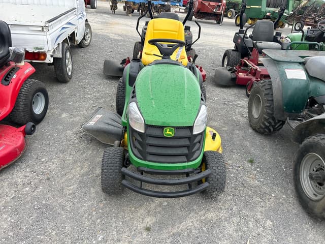 Image of John Deere D130 equipment image 1