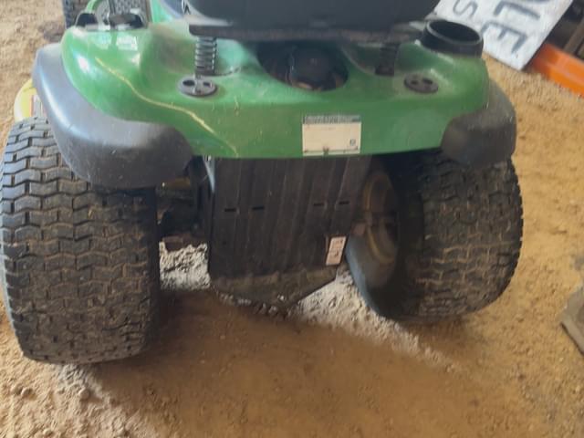 Image of John Deere D130 equipment image 3