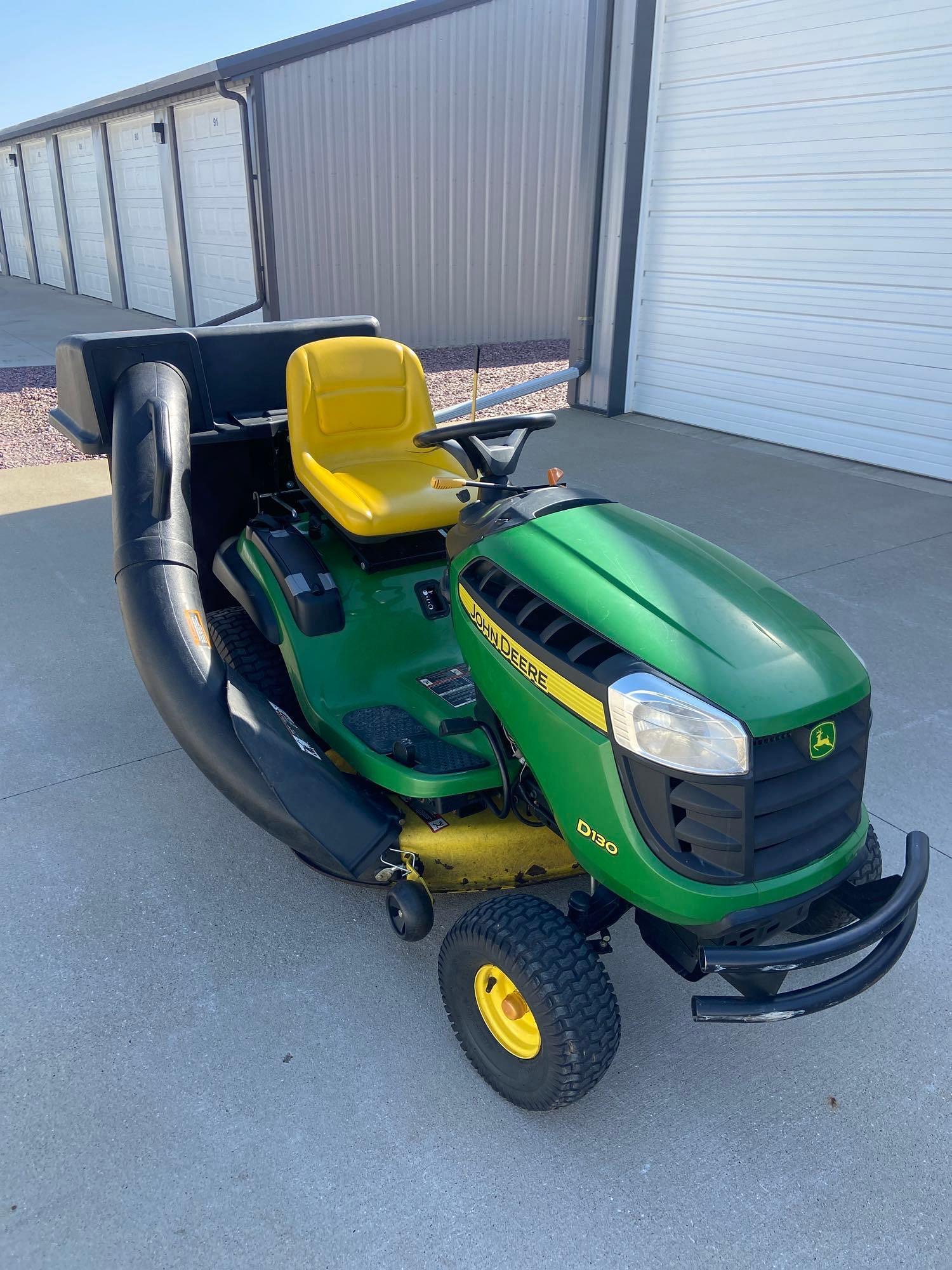 Main image John Deere D130 4