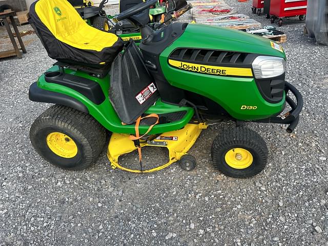 Image of John Deere D130 equipment image 4