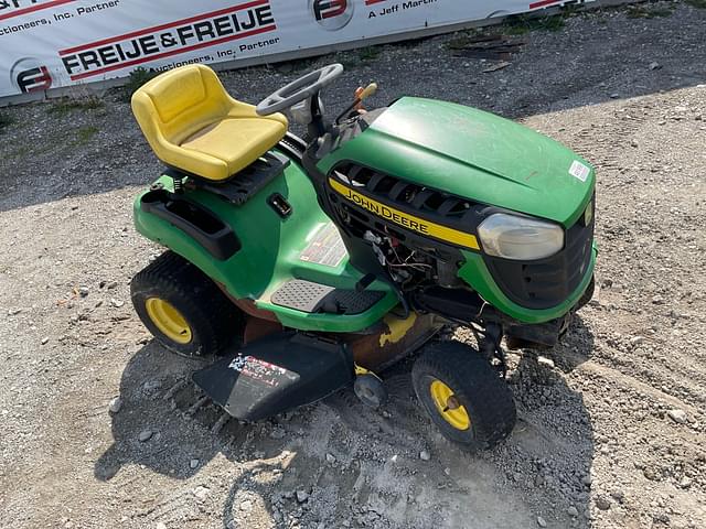 Image of John Deere D130 equipment image 2
