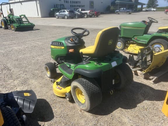 Image of John Deere D140 Image 1