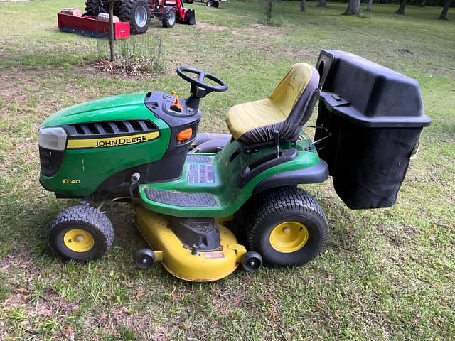 Image of John Deere D140 equipment image 2