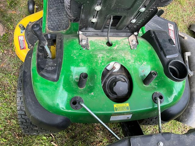 Image of John Deere D140 equipment image 4