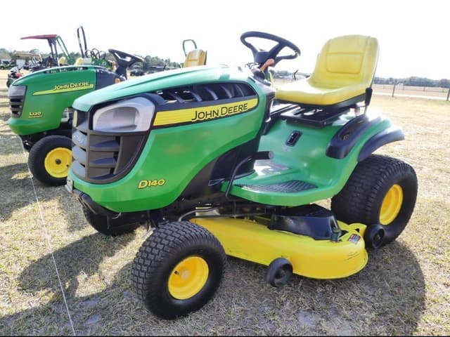 Image of John Deere D140 equipment image 1