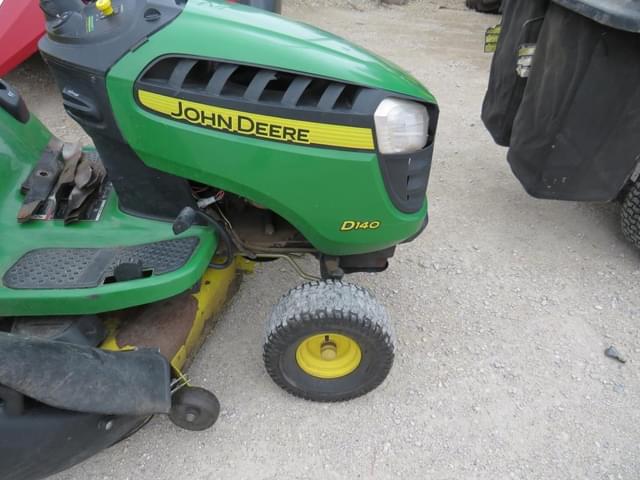 Image of John Deere D140 equipment image 2