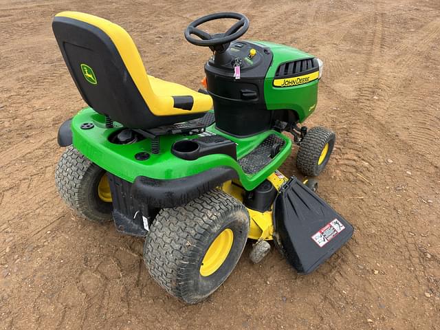 Image of John Deere D140 equipment image 4